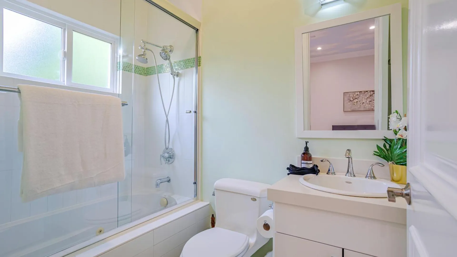 Regal 4 Bed With Hot Tub Close To Universal Sleeps 15 Los Angeles