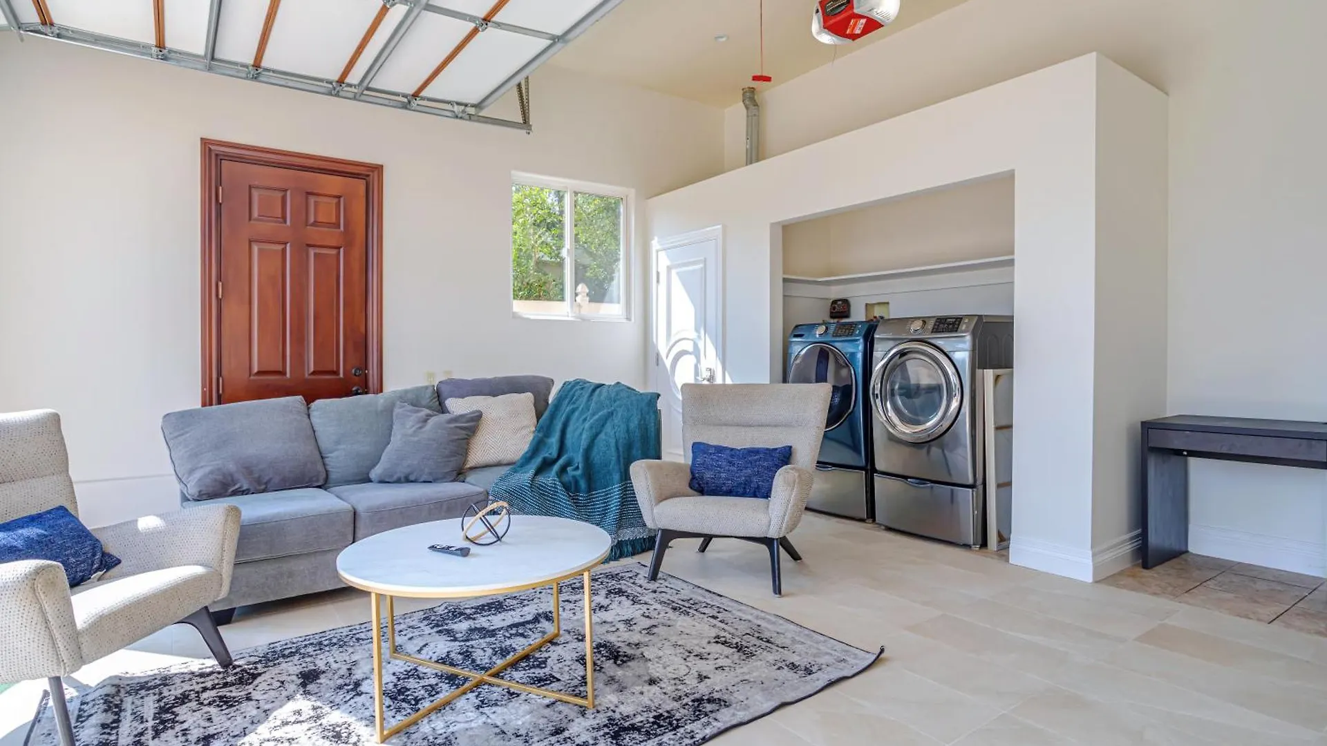 Regal 4 Bed With Hot Tub Close To Universal Sleeps 15 Los Angeles 0*,  United States