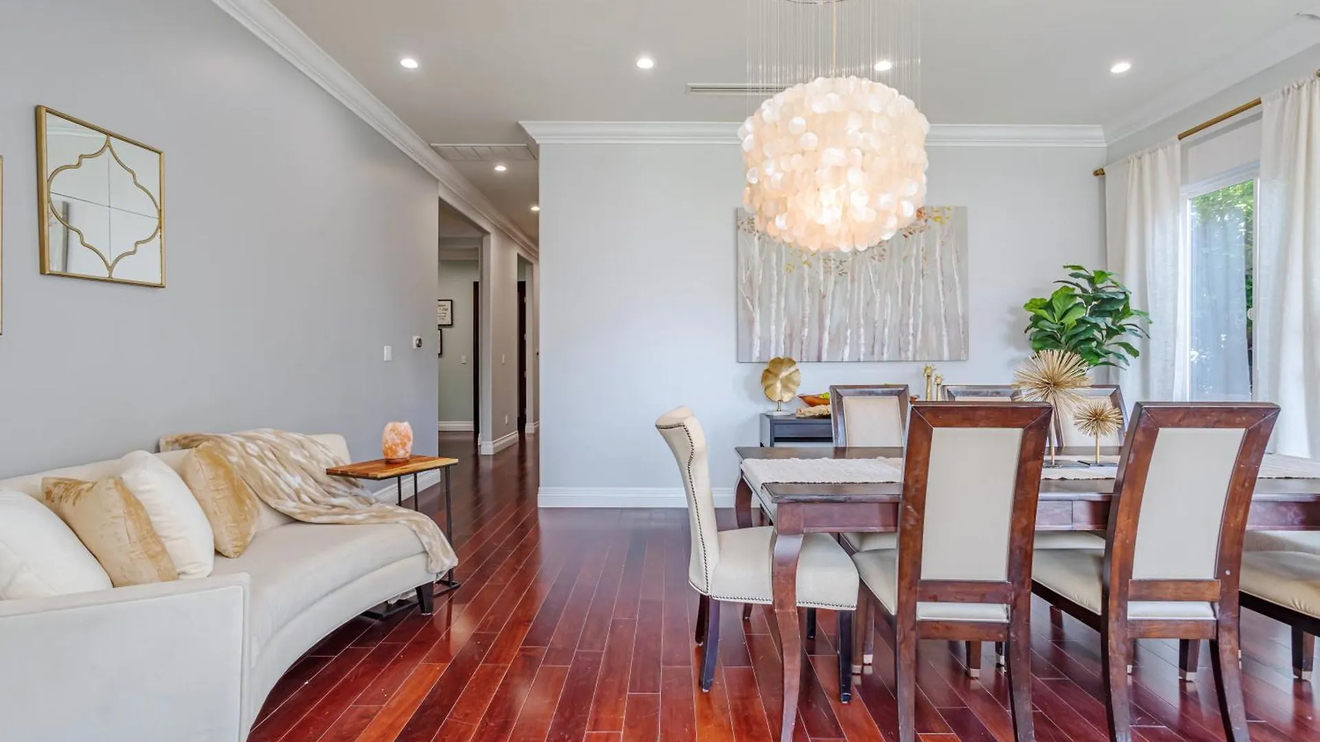 Regal 4 Bed With Hot Tub Close To Universal Sleeps 15 Los Angeles United States