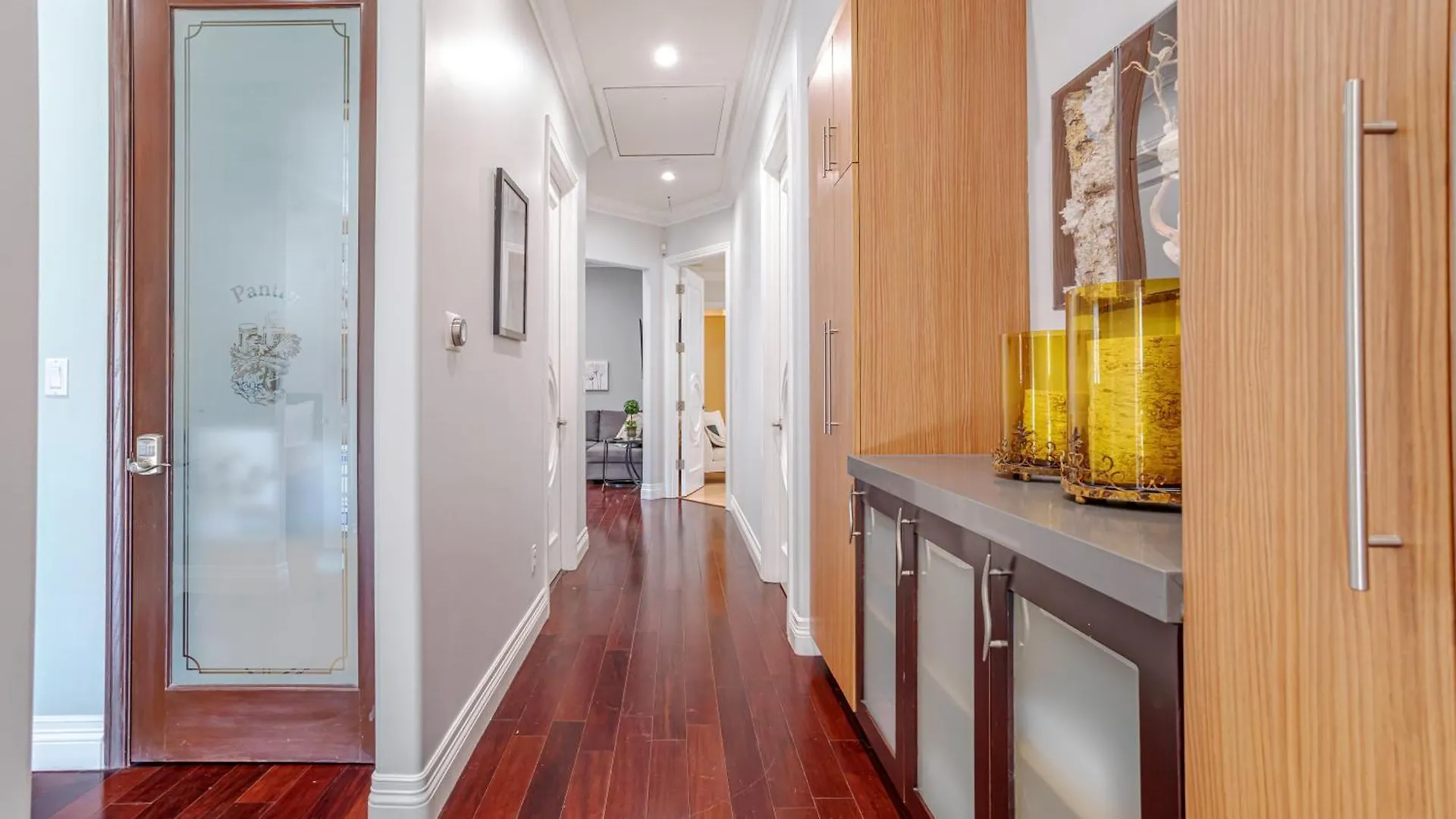 Holiday home Regal 4 Bed With Hot Tub Close To Universal Sleeps 15 Los Angeles