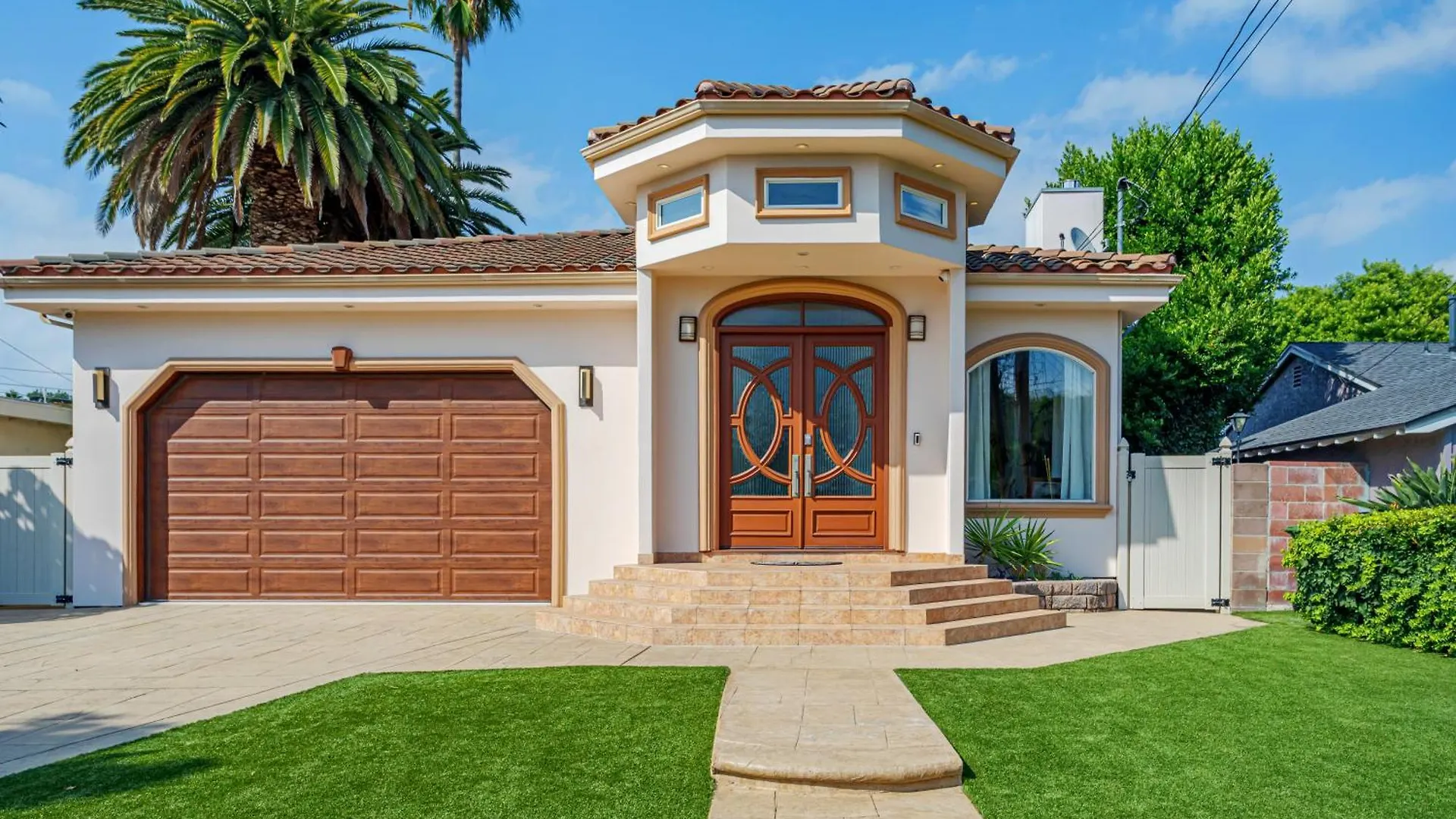 Regal 4 Bed With Hot Tub Close To Universal Sleeps 15 Los Angeles Holiday home
