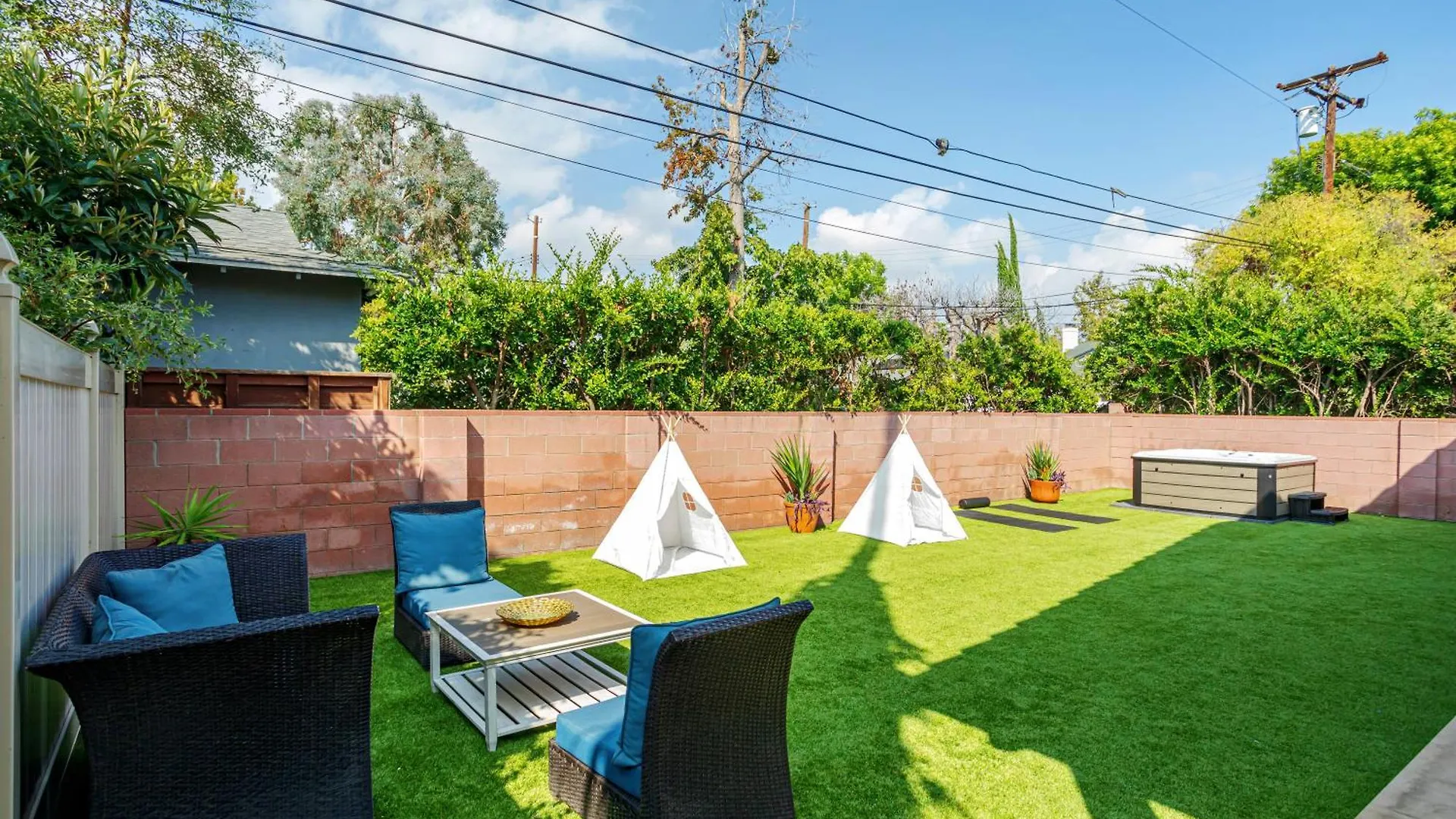 Regal 4 Bed With Hot Tub Close To Universal Sleeps 15 Los Angeles Holiday home