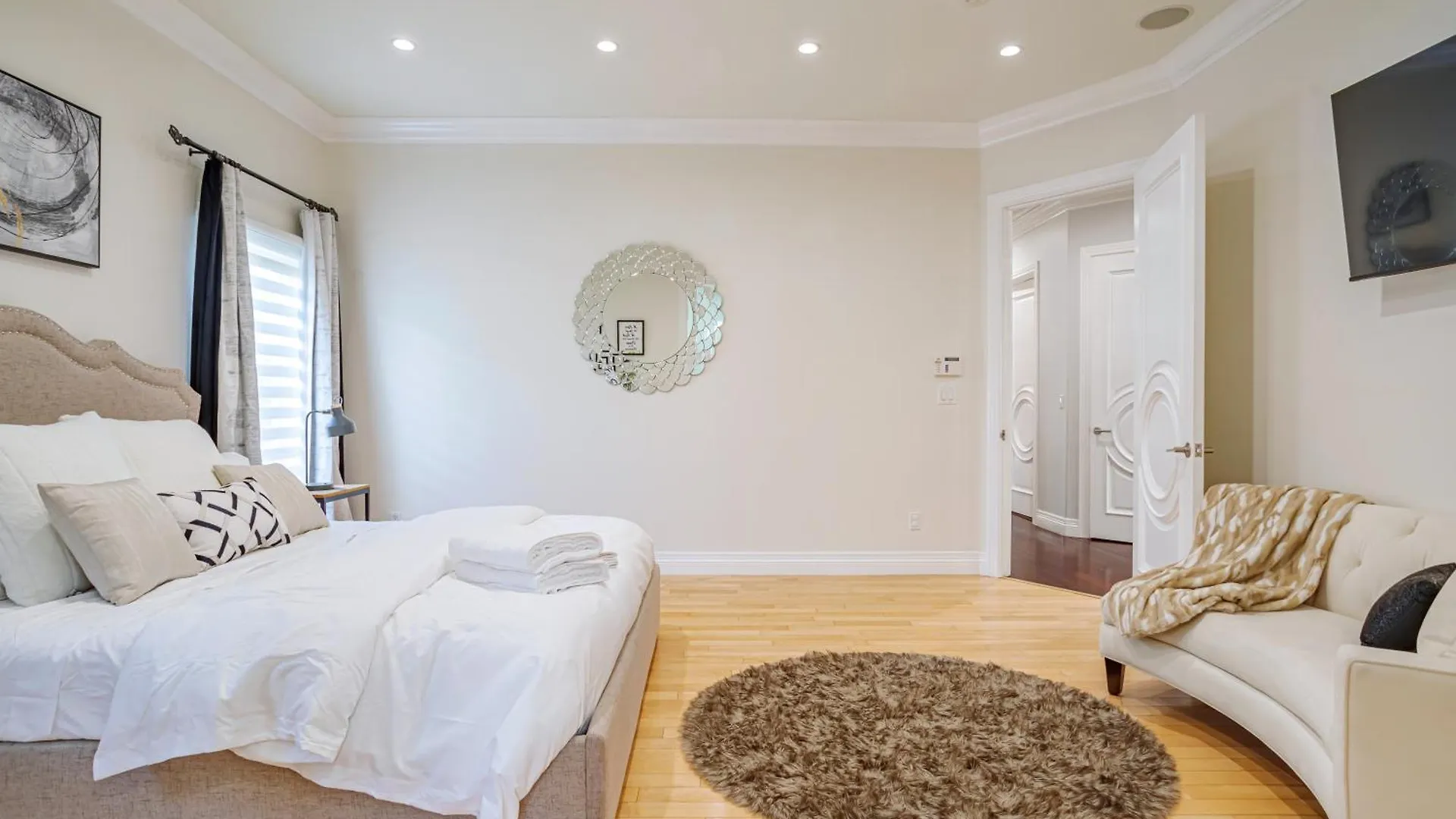 Regal 4 Bed With Hot Tub Close To Universal Sleeps 15 Los Angeles