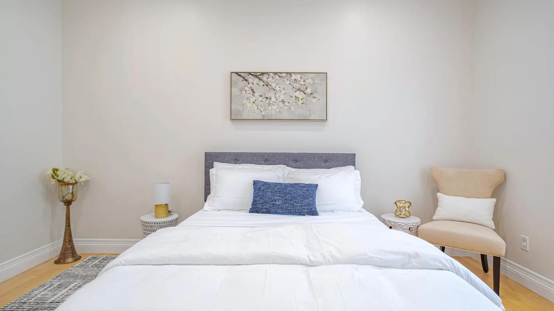 Regal 4 Bed With Hot Tub Close To Universal Sleeps 15 Los Angeles United States